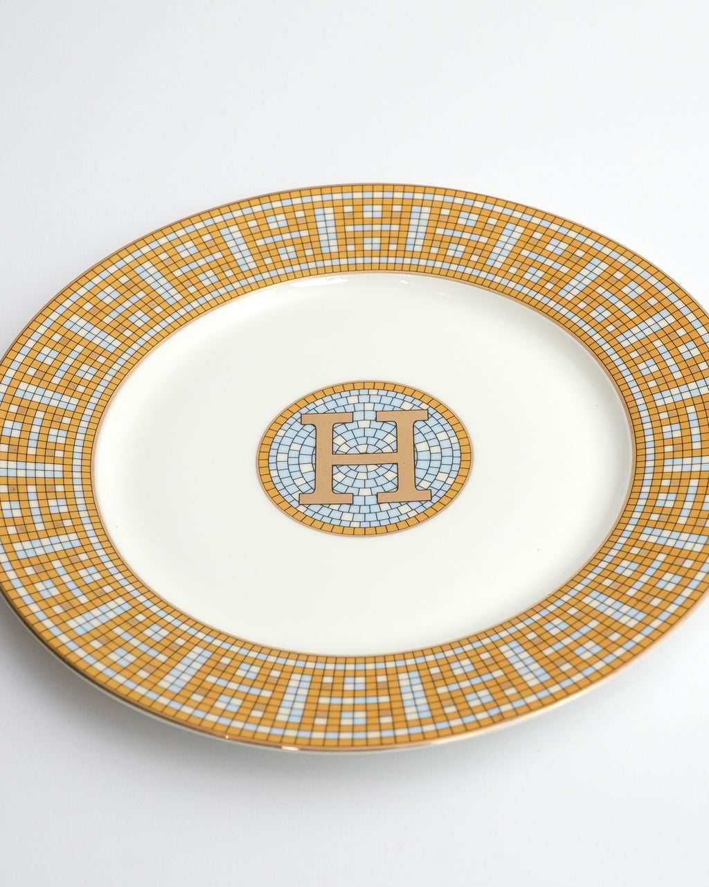 Set of two plates