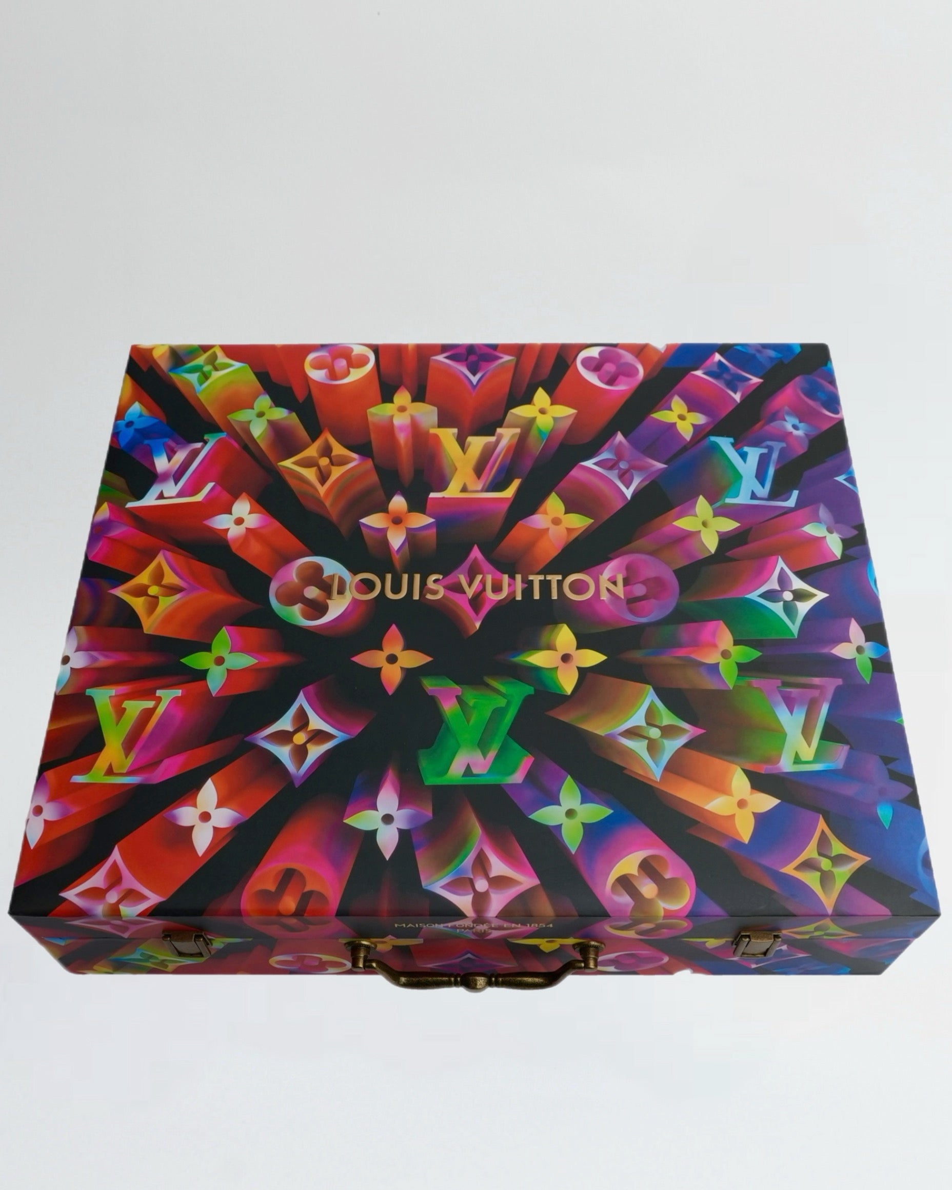 Wine glasses and decantor set