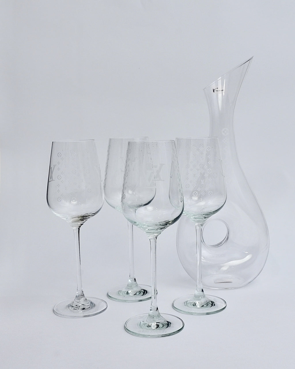 Wine glasses and decantor set
